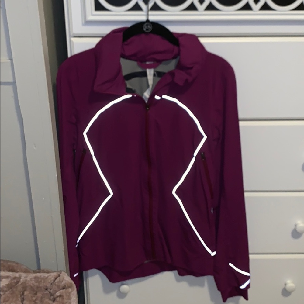 Lululemon purple windbreaking running jacket